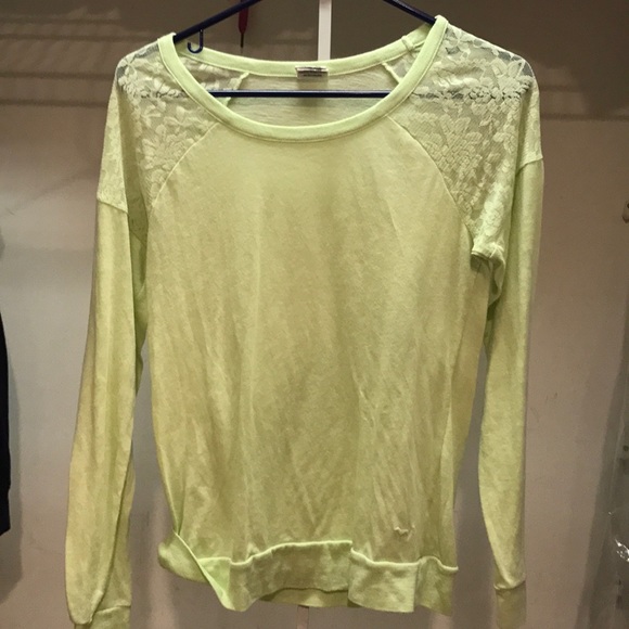 Victoria's secret too - Picture 1 of 2